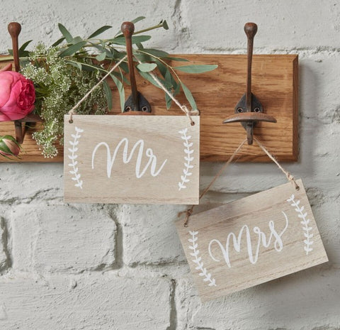 mr & mrs wodden signs